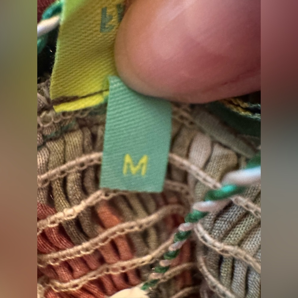 Farm Rio Smocked Top- Medium - Picture 4 of 6